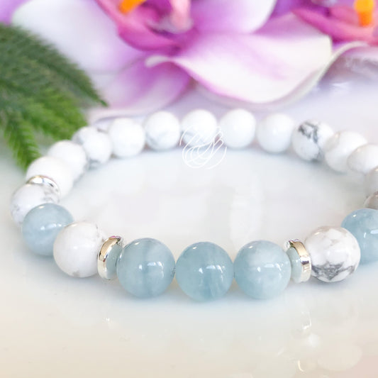 Aquamarine and Howlite Healing Crystals Gemstone Bracelet