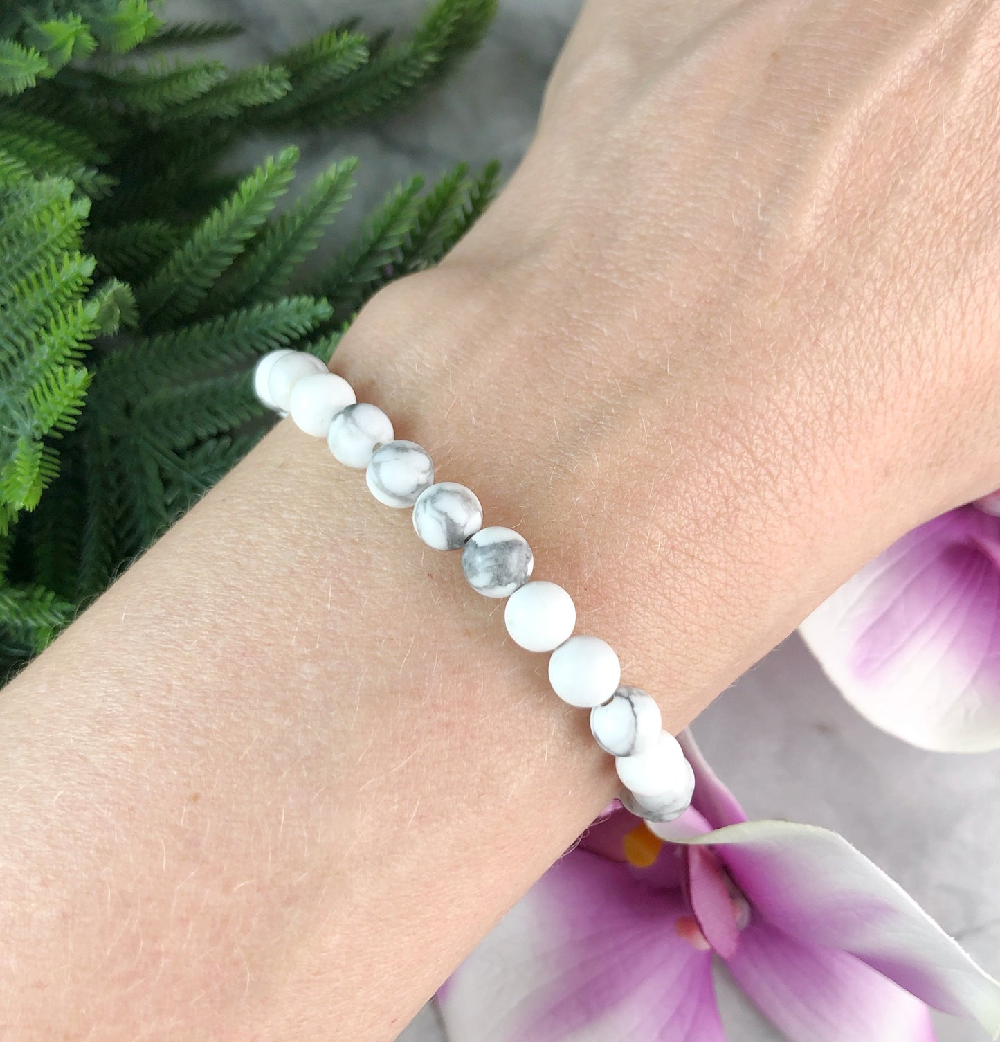 6mm White Howlite Gemstone Beaded Bracelet